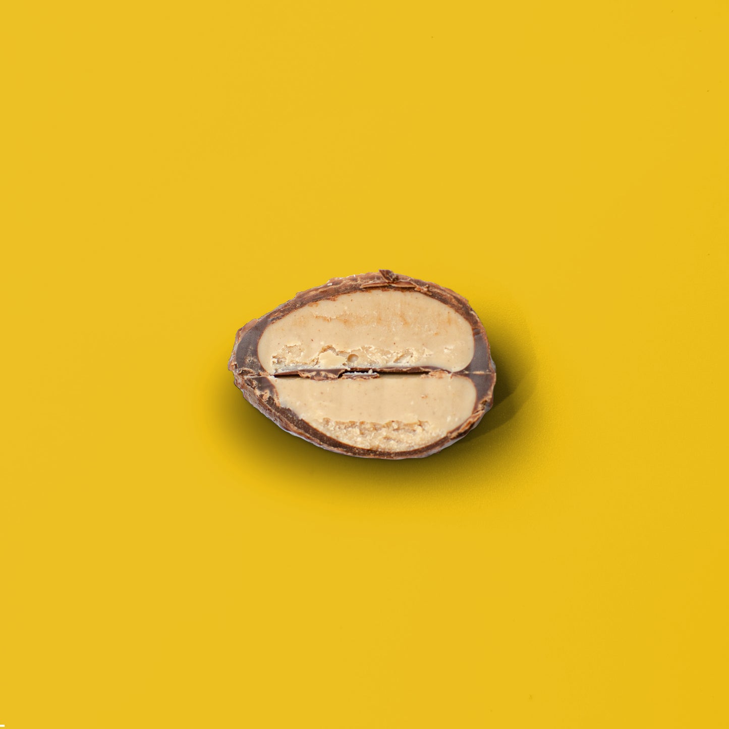 Helles Nougat Osterei-Praline