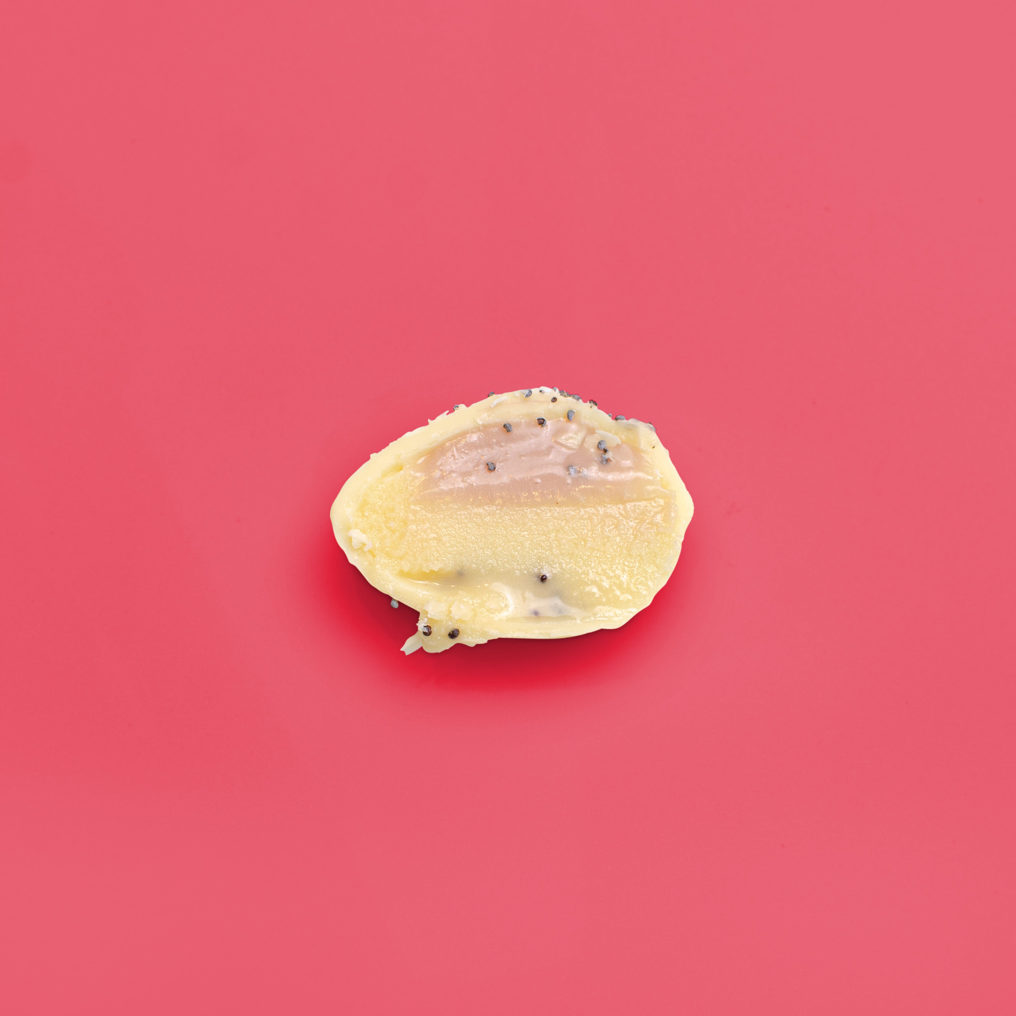 Zwetschge-Mohn Osterei-Praline